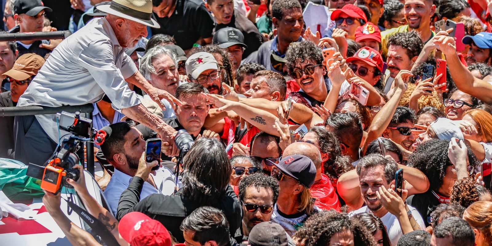 Brasília - 09/10/2026 - O Presidente da República, Luiz Inácio Lula da Silva, durante ato de campanha na Ceilândia, durante o evento