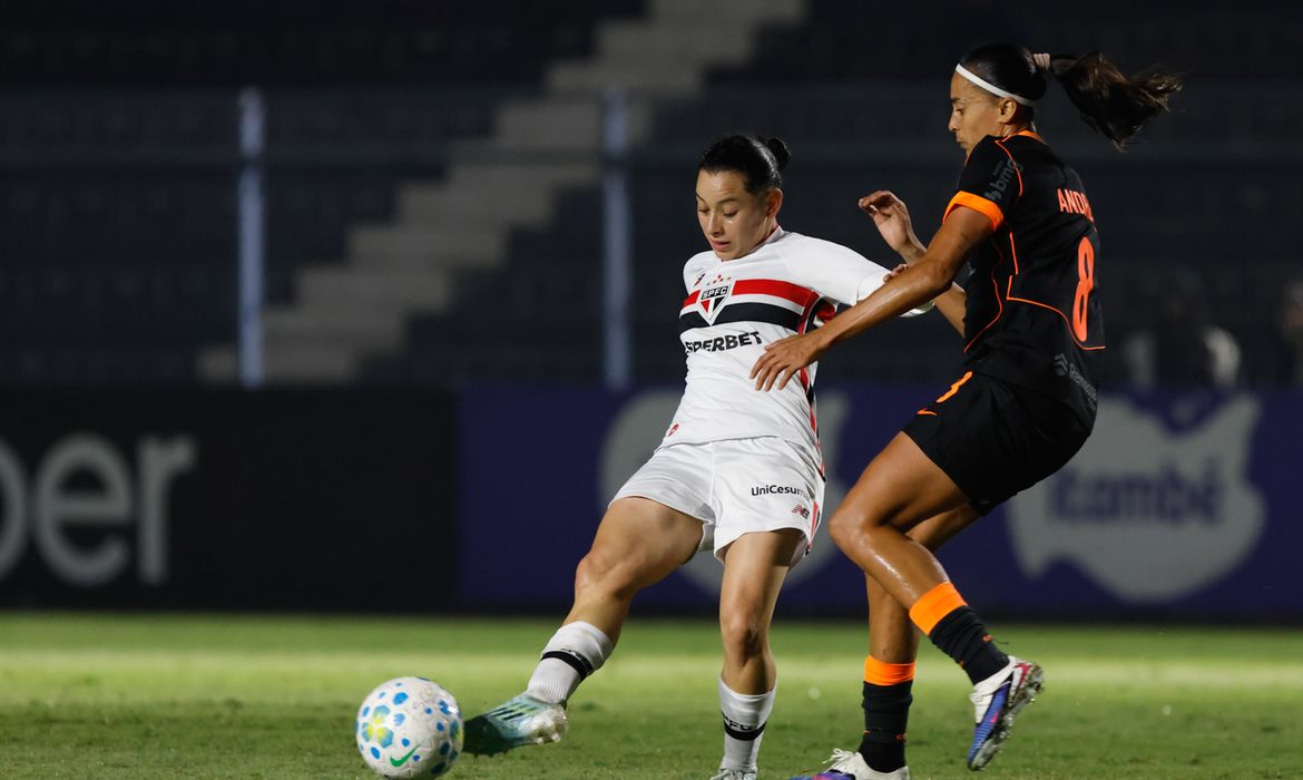 Imagem relacionada à notícia: Dois anos depois, Corinthians e São Paulo decidem Brasileiro Feminino