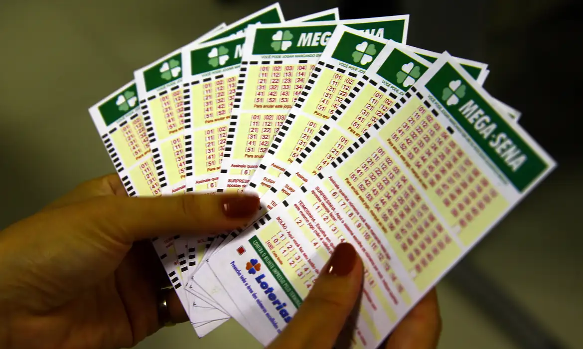 Imagem relacionada à notícia: Mega-Sena acumula para R$ 38 milhões; confira os números sorteados