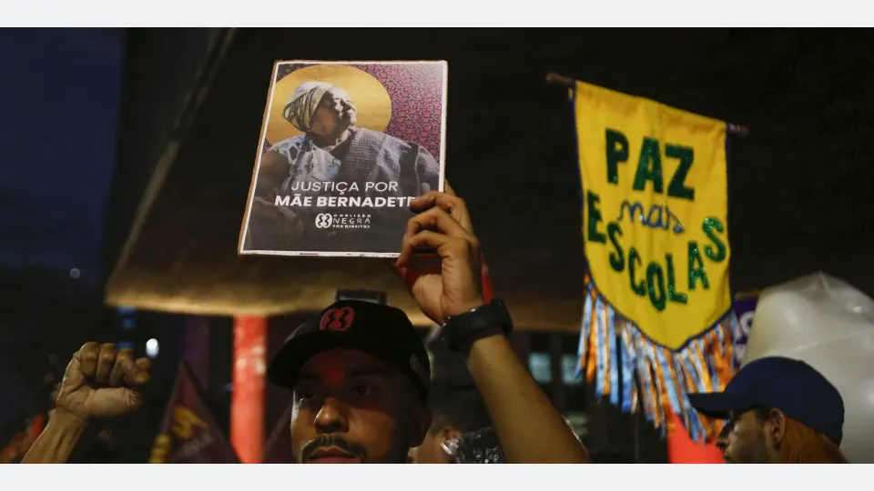 São Paulo ( SP) 24/08/2023 - Jornada dos Movimentos Negros Contra a Violência Policial. Os atos são em defesa de investigação rigorosa e punição aos assassinos de Mãe Bernadete Pacifico.
Foto: Paulo Pinto/Agência Brasil
