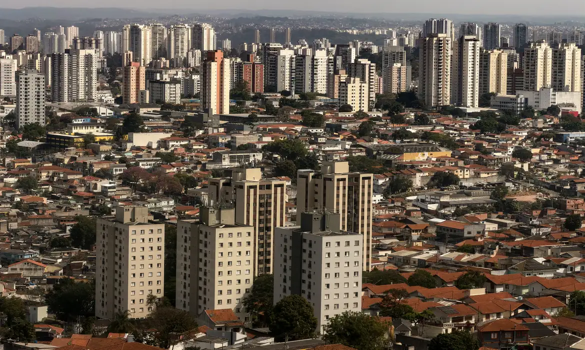 Imagem relacionada à notícia: Pessoas com deficiência vivem em piores condições de moradia, diz IBGE