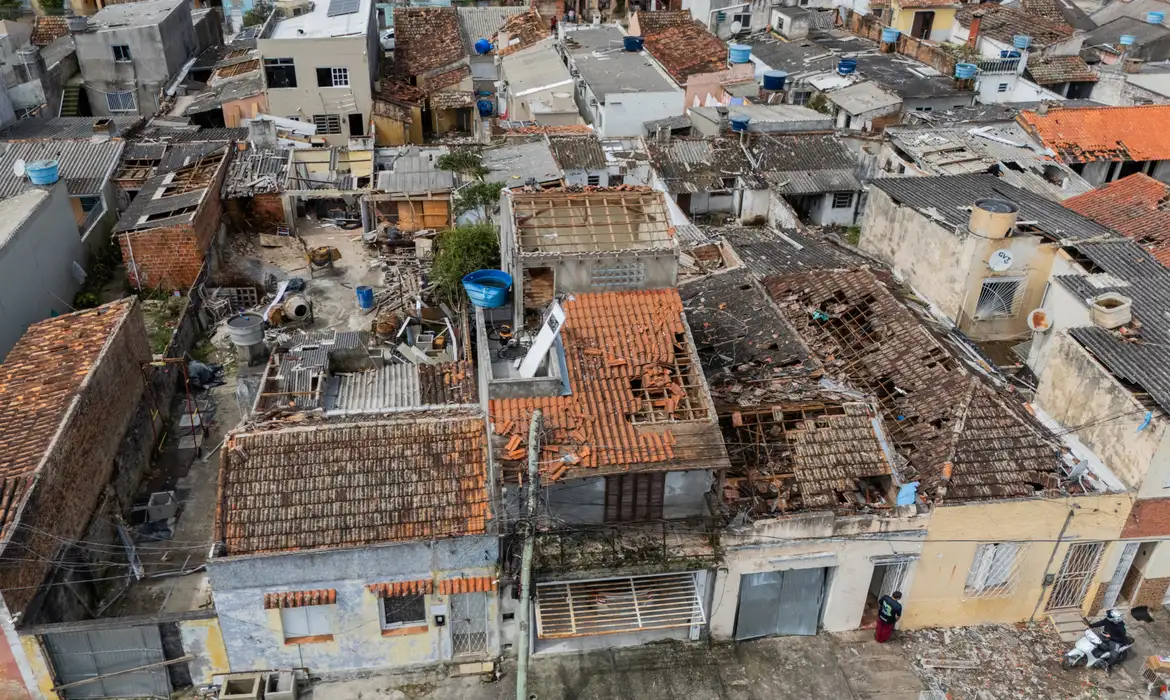 Imagem relacionada à notícia: Temporais provocam morte, desaparecimentos e atingem 119 cidades no RS
