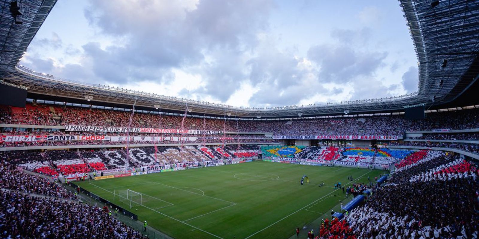 Imagem relacionada à notícia: Santa Cruz empata com Maringá e voltará à Série B após 10 anos