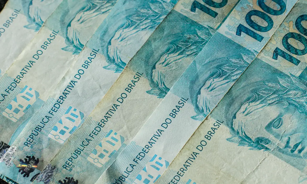 Imagem relacionada à notícia: Tesouro honra R$ 79,95 m em dívidas de estados e municípios em agosto