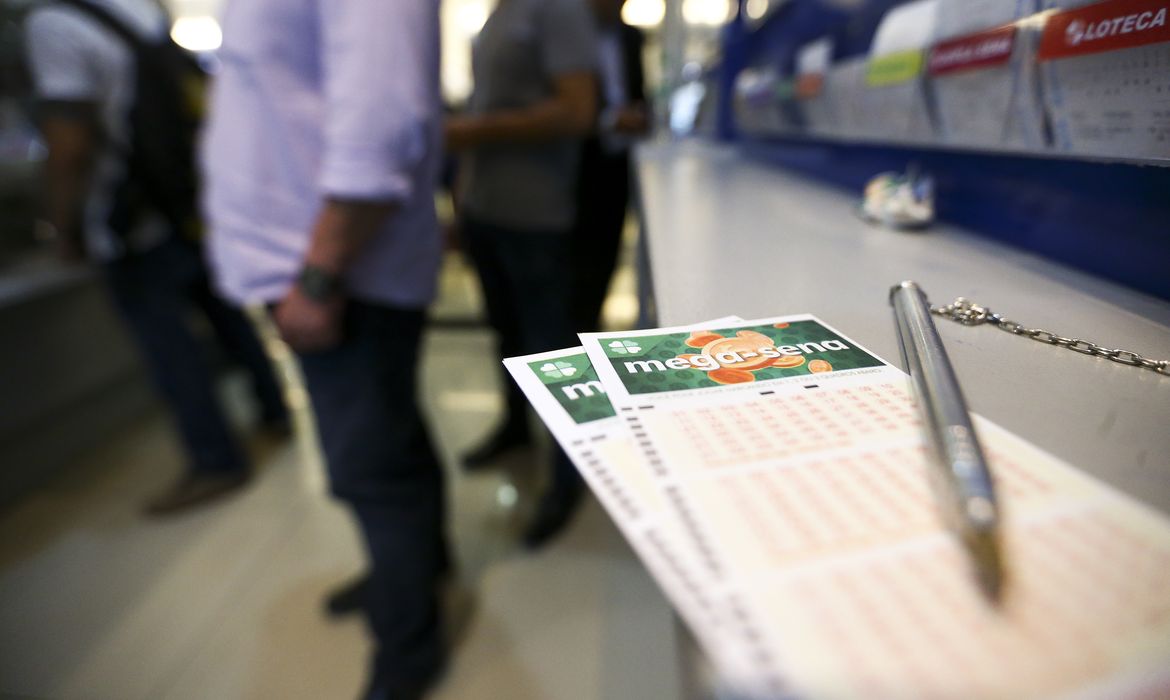 Imagem relacionada à notícia: Mega-Sena sorteia prêmio acumulado de R$ 76 milhões nesta quinta