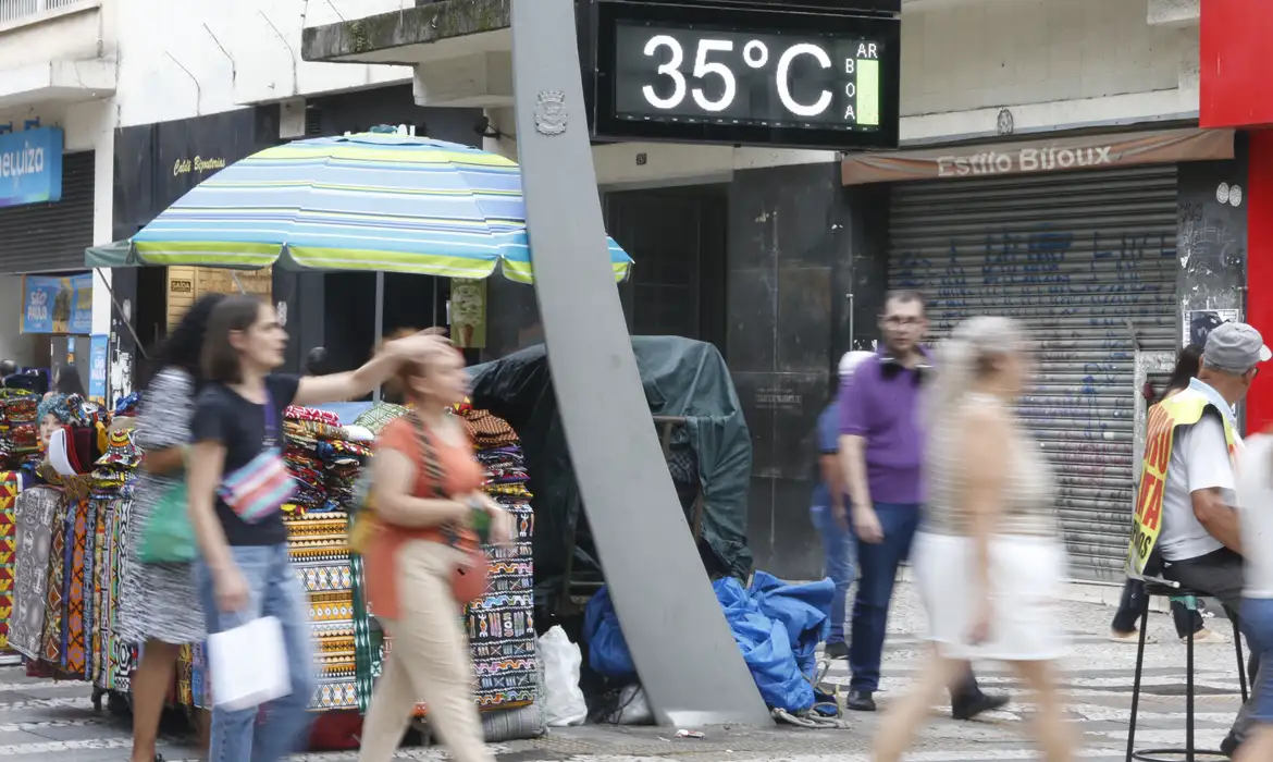 Imagem relacionada à notícia: Mudanças climáticas figuram como crise de saúde pública, diz Padilha