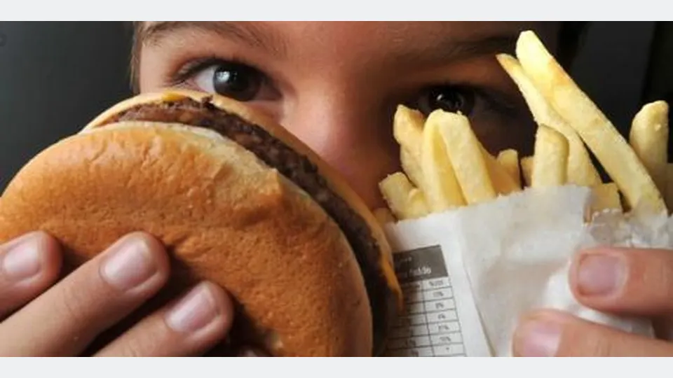 Imagem relacionada à notícia: Guia para enfrentar obesidade em crianças e adolescentes é lançado por OMS