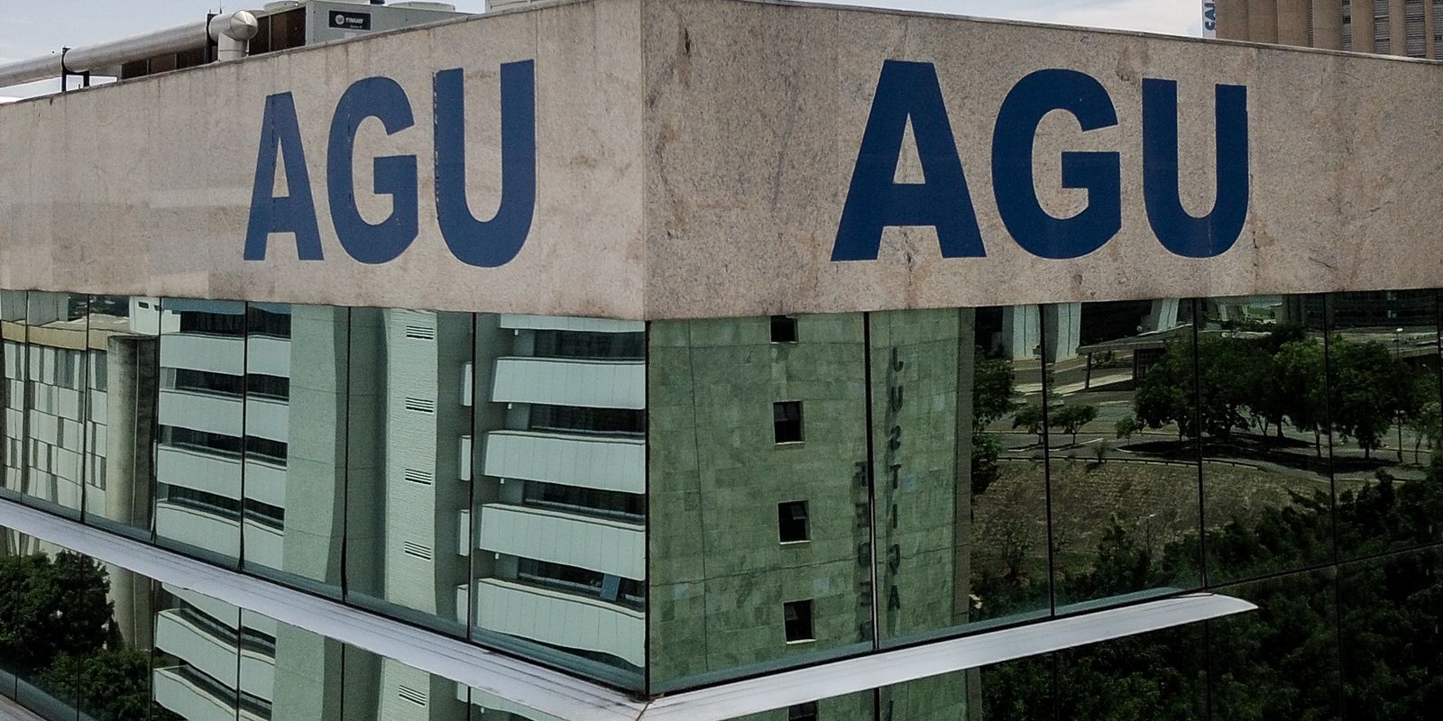 Imagem relacionada à notícia: AGU pede a Fux que aguarde PGR e mantenha proibição das bets no país