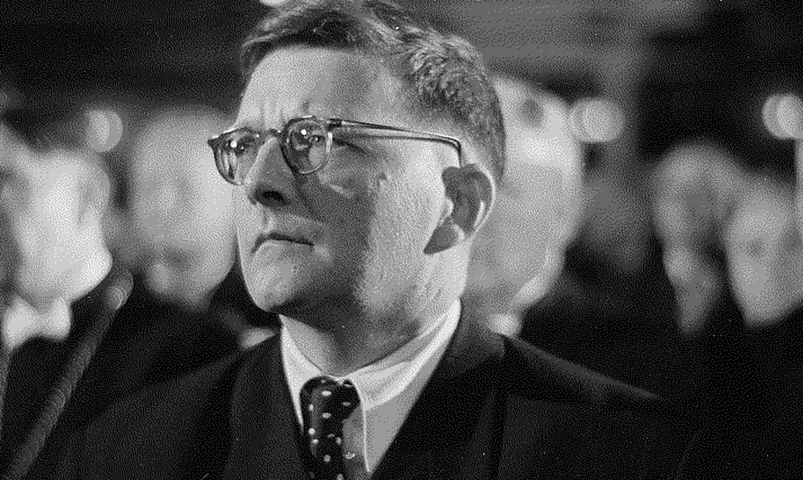 Imagem relacionada à notícia: Caderno de Música lembra 120 anos de nascimento de Dmitri Shostakovich