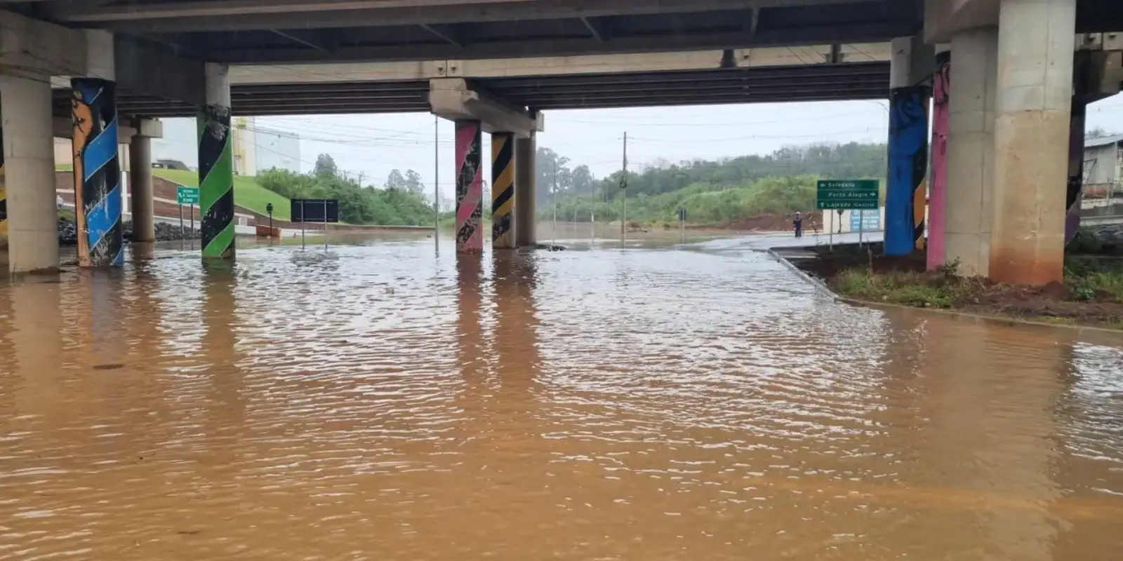 Imagem relacionada à notícia: Defesa Civil alerta para risco muito alto de inundação do Taquari