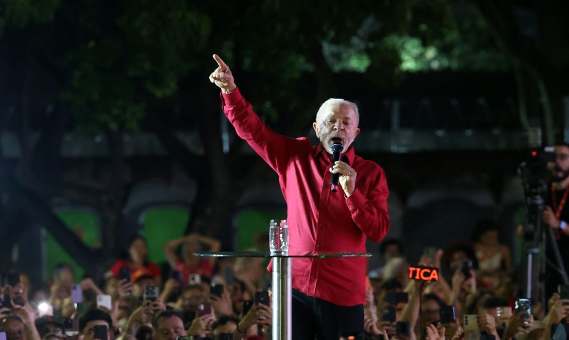 Imagem relacionada à notícia: Lula propõe criar Ministério da Segurança e aumento real do mínimo