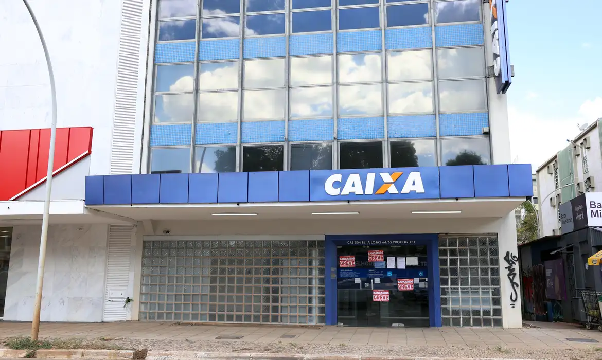 Imagem relacionada à notícia: Trabalhadores da Caixa decidem na próxima semana sobre fim da greve