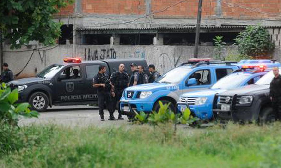 Imagem relacionada à notícia: Gasto com polícia é 5 mil vezes custo de políticas para egressos