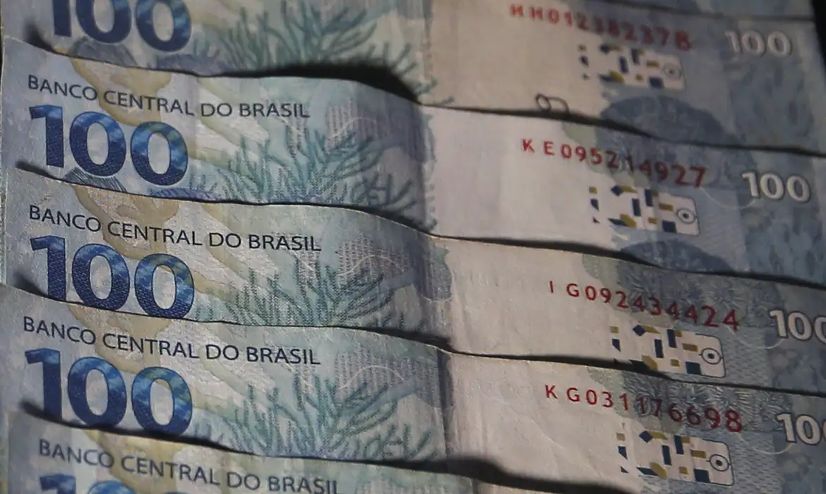 Imagem relacionada à notícia: Entidades industriais e trabalhistas consideram tímida queda da Selic