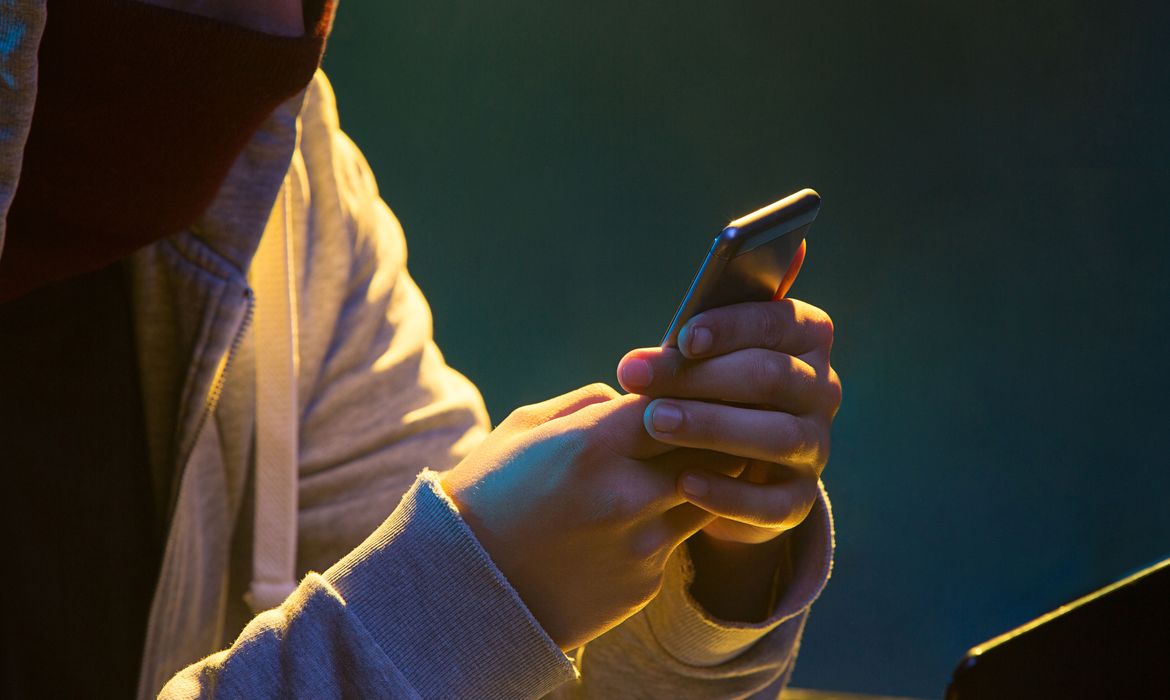 Imagem relacionada à notícia: Apostas online podem levar ao endividamento rápido, diz pesquisa