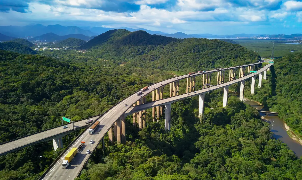 Imagem relacionada à notícia: Brasil deve dobrar investimentos para zerar déficit em infraestrutura