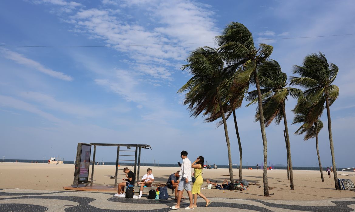 Imagem relacionada à notícia: Após dias de chuva, Rio tem fim de semana com tempo mais firme e calor