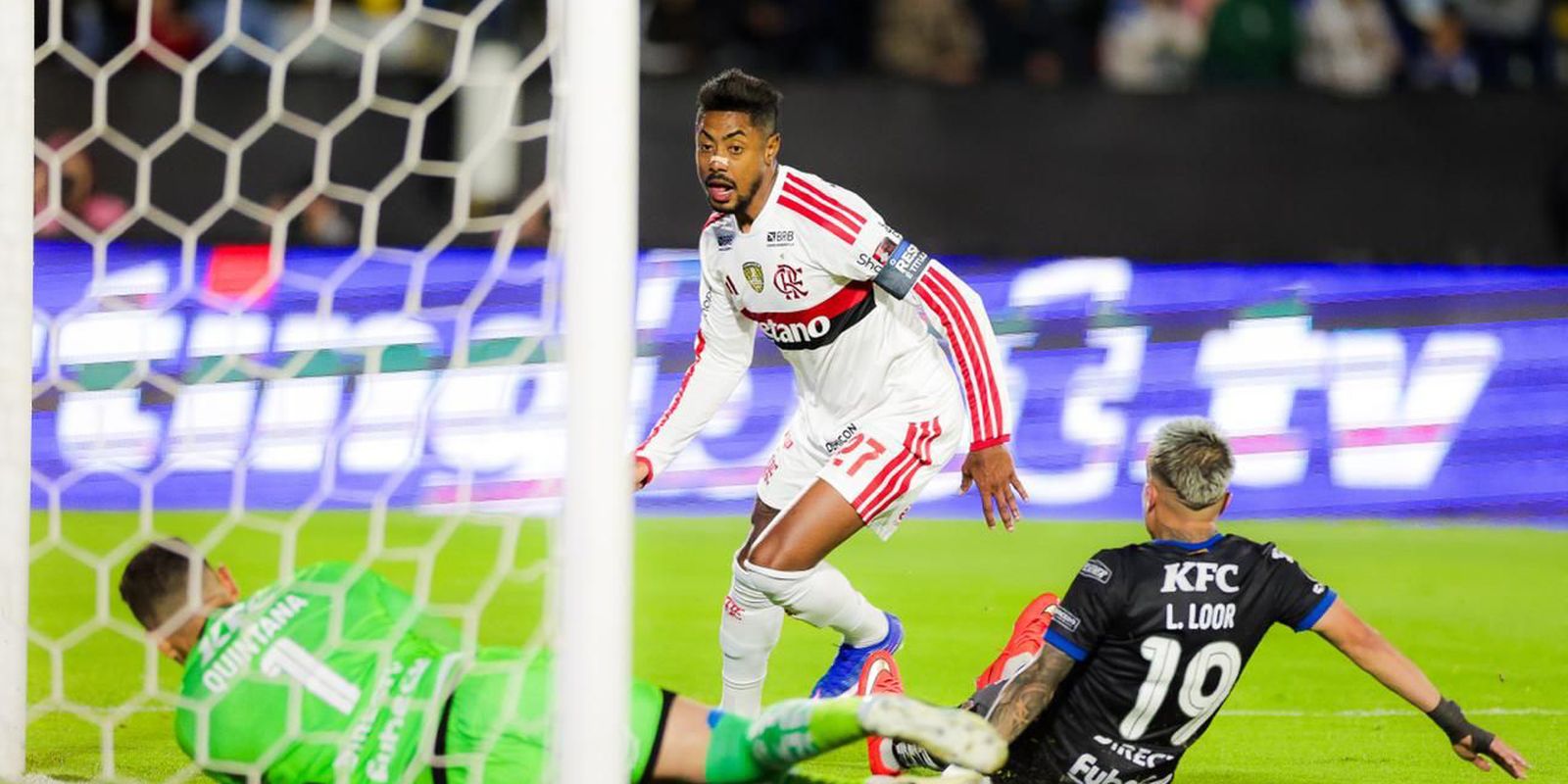 Imagem relacionada à notícia: Flamengo supera Del Valle na altitude pelas quartas da Libertadores