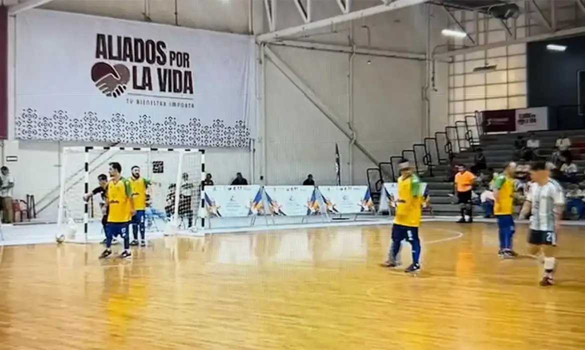 Imagem relacionada à notícia: Contra a Argentina, Brasil é tetracampeão mundial de futsal down