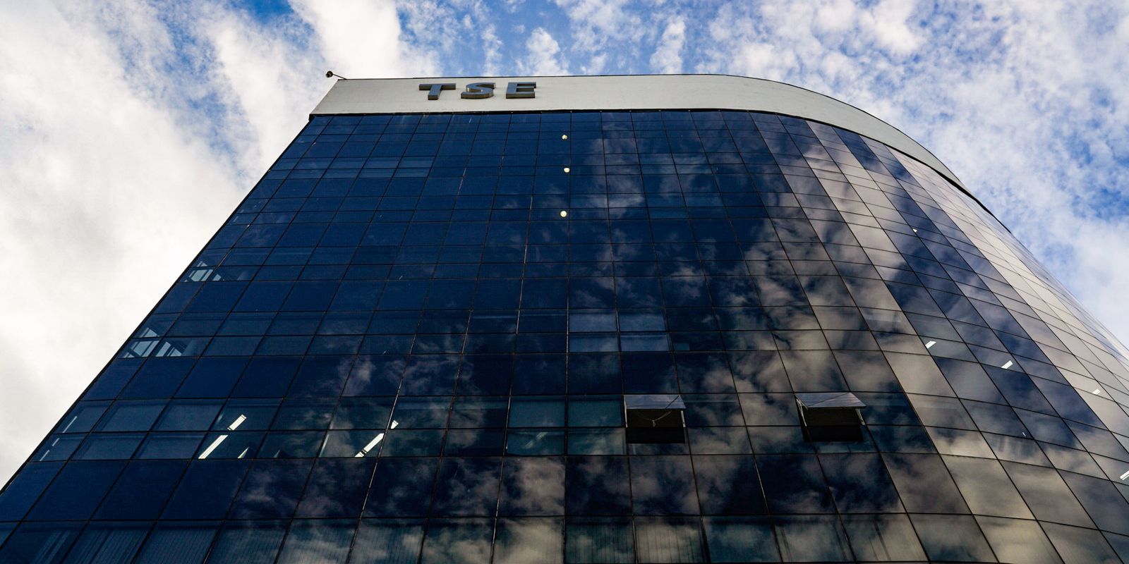 Imagem relacionada à notícia: TSE marca para quinta-feira julgamento que pode definir eleição no Rio