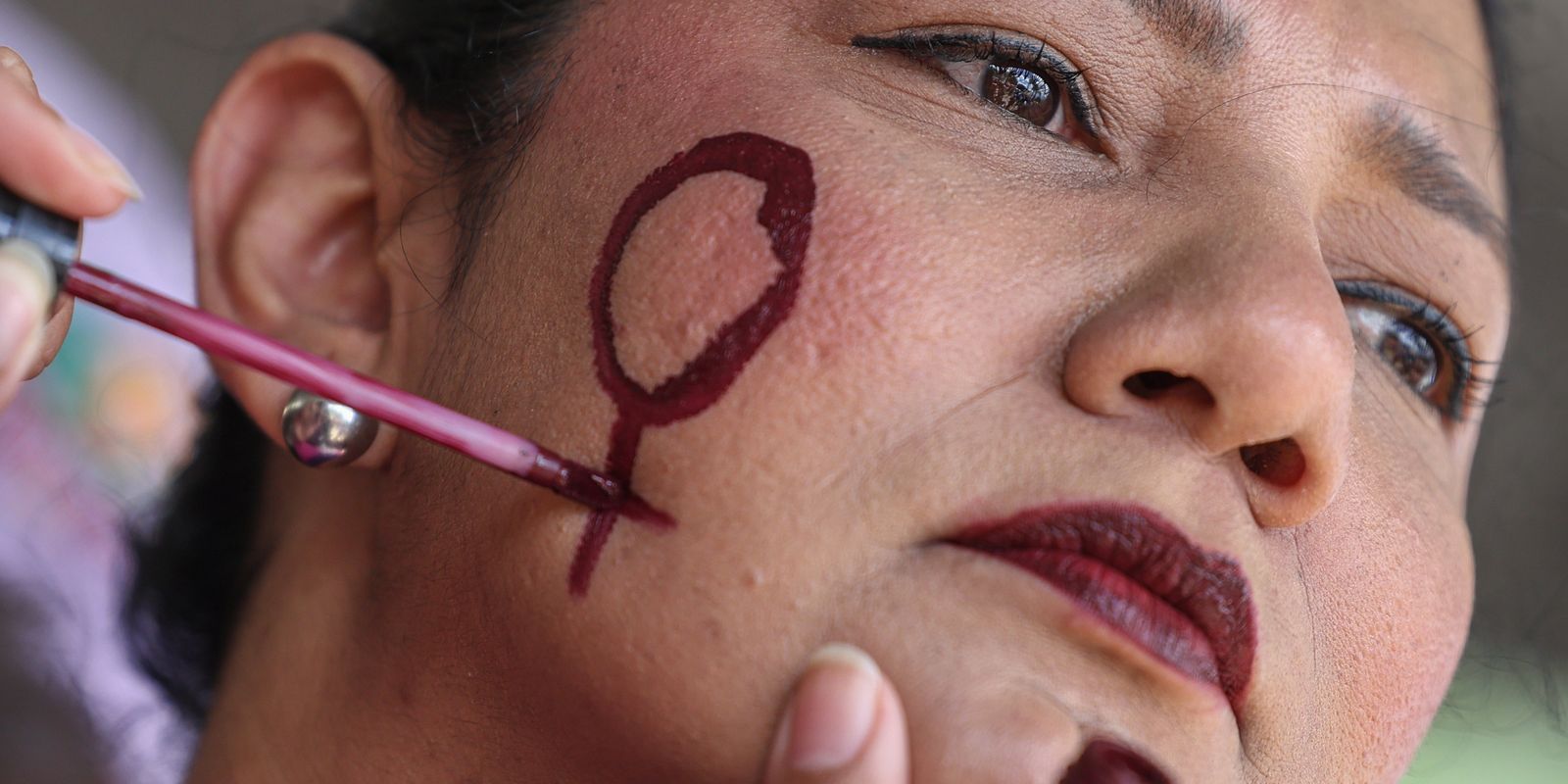 Imagem relacionada à notícia: Aumentam agressões políticas em mês de luta contra violência à mulher