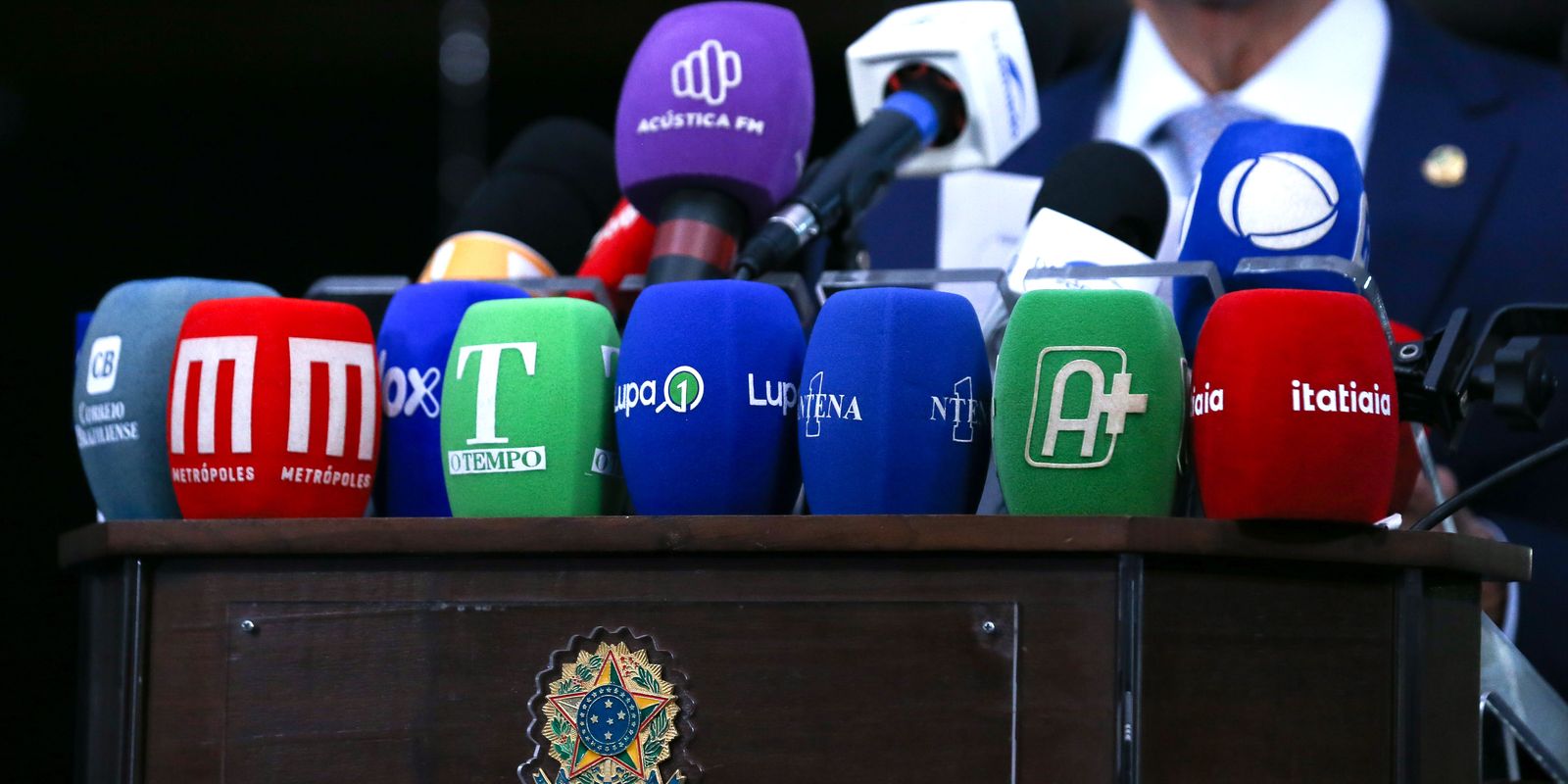 Imagem relacionada à notícia: Eleições: jornalistas sofreram mais de 14 mil ataques em redes sociais