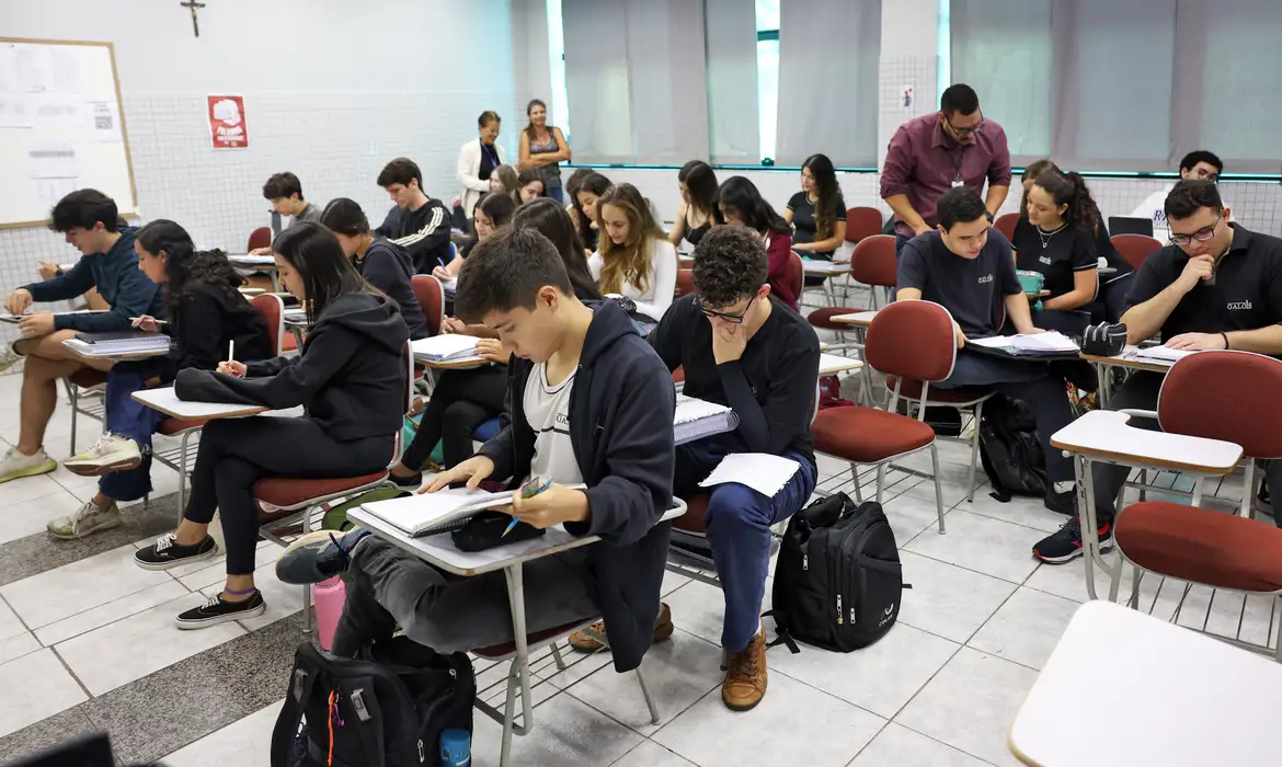 Imagem relacionada à notícia: Convocação da lista de espera do Fies no 2º semestre termina na quinta