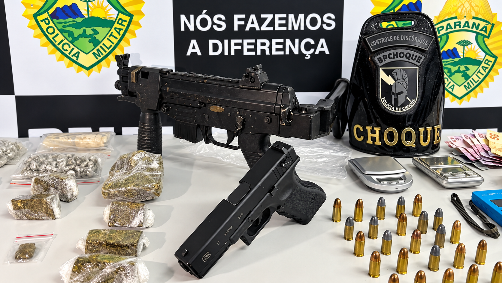 BPChoque prende dois suspeitos e apreende submetralhadora e drogas no Alto Boqueirão