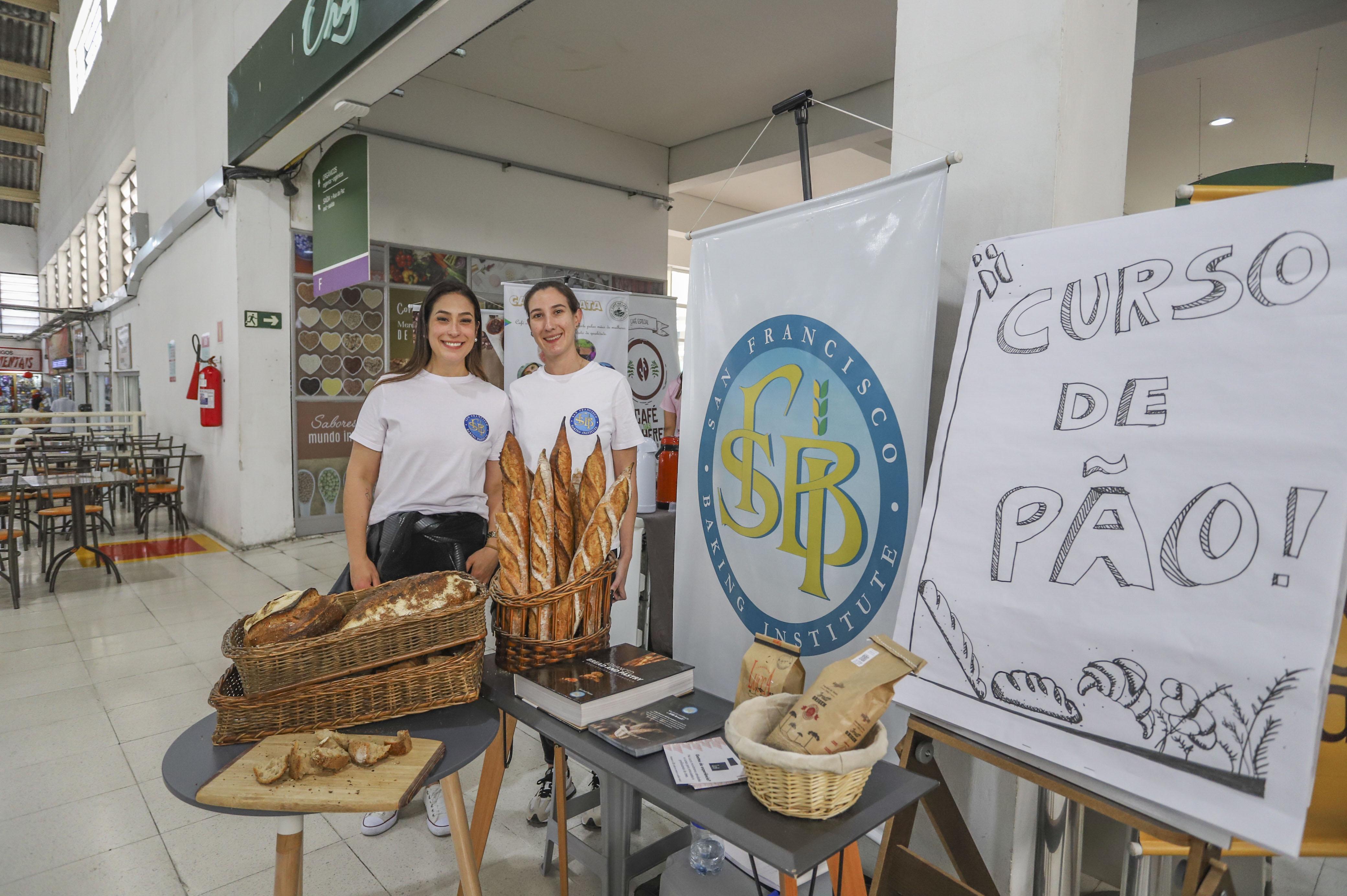 Fotografia de produto artesanal de panificação divulgado para o Festival CuritiPão 2026, que reúne 15 padarias de Curitiba.