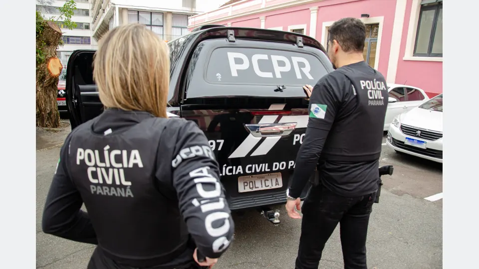 Fotografia oficial da Polícia Civil do Paraná associada à investigação de homicídio em Jacarezinho.