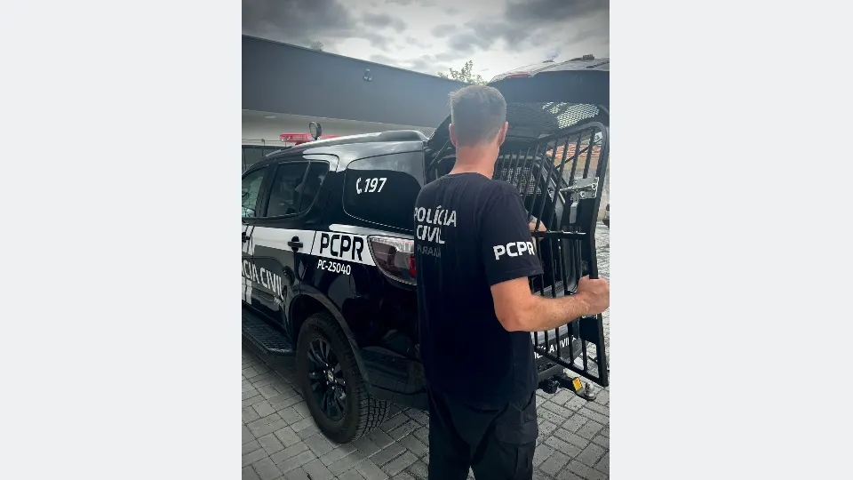 Imagem institucional da Polícia Civil vinculada à divulgação de duas prisões de condenados em Cerro Azul.
