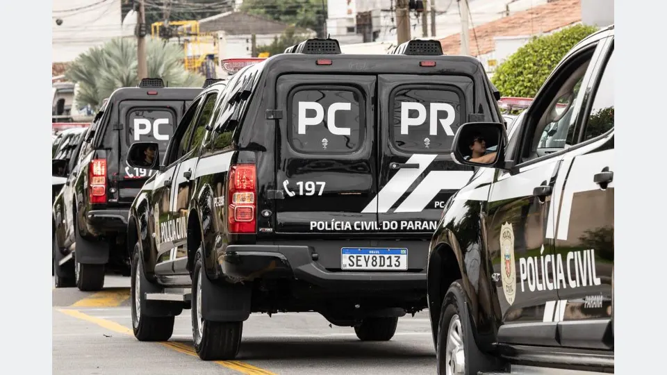 Imagem institucional da Polícia Civil do Paraná ilustrando investigação sobre acidente fatal na PR-218 que resultou na prisão de um suspeito em São Paulo.