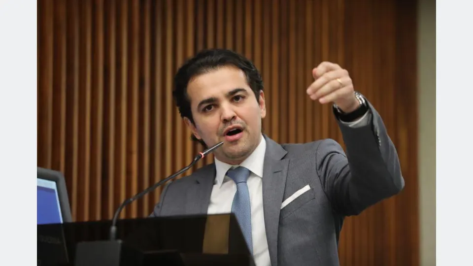 Deputado Luiz Fernando Guerra apresenta projeto para vacinação gratuita contra herpes-zóster no Paraná.