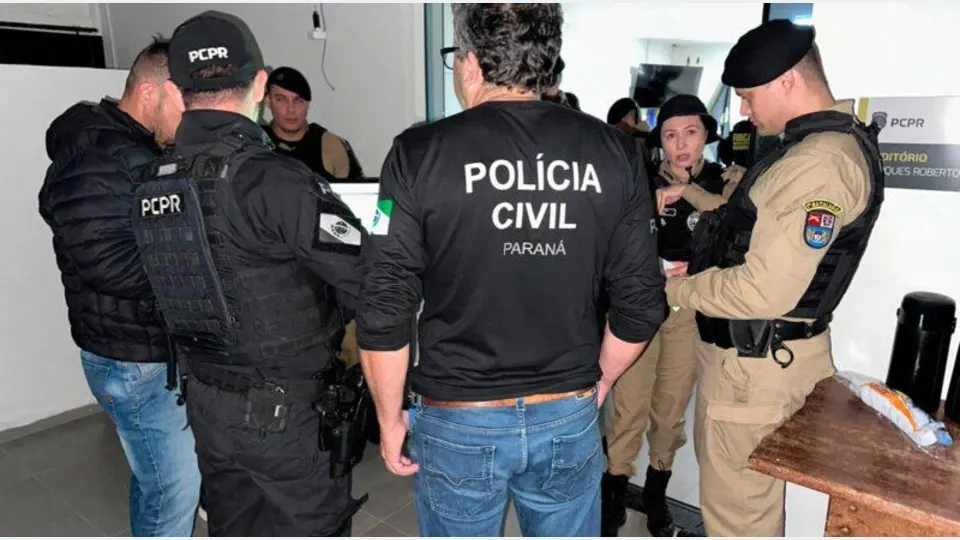 Registro da operação conjunta realizada pelas polícias Civil e Militar do Paraná para investigar o homicídio de um adolescente de 17 anos em Jussara.