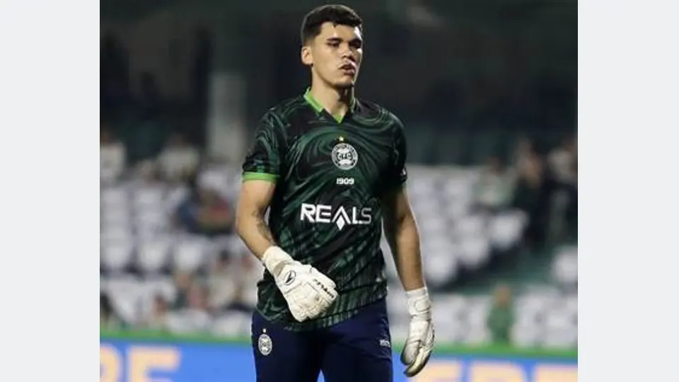 Pedro Morisco, goleiro do Coritiba convocado para a Seleção Brasileira em setembro de 2026.