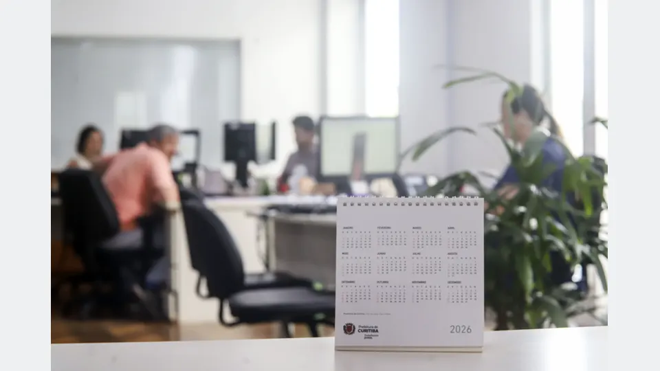 Fotografia institucional da Prefeitura de Curitiba usada na divulgação do calendário de feriados e pontos facultativos de 2026.