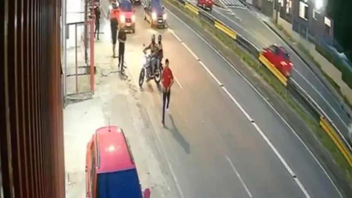 Imagem de câmera de segurança mostra trecho da Avenida das Torres, em Manaus, onde uma criança foi atropelada.