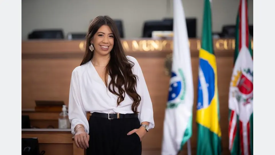 Vereadora Camilla Gonda do PSB, parlamentar da Câmara Municipal de Curitiba, que atua em pautas de educação, saúde e transporte público.