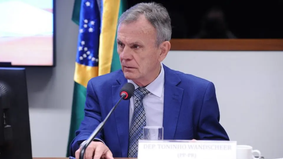 Deputado federal Toninho Wandscheer durante atividade na Câmara dos Deputados