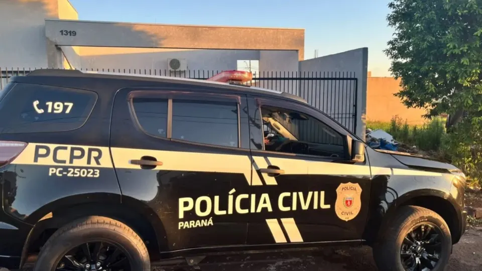 Viatura da Polícia Civil do Paraná durante a Operação Beverly Hills em Umuarama, no Paraná.
