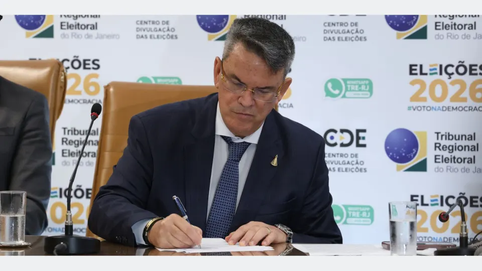 Rio de Janeiro (RJ), 10/10/2026 – O presidente do Tribunal Regional Eleitoral do Rio de Janeiro (TRE-RJ), Cláudio de Mello Tavares durante cerimônia de retotalização dos votos para o cargo de governador na sede do TRE-RJ, no centro da capital fluminense. Foto: Tomaz Silva/Agência Brasil