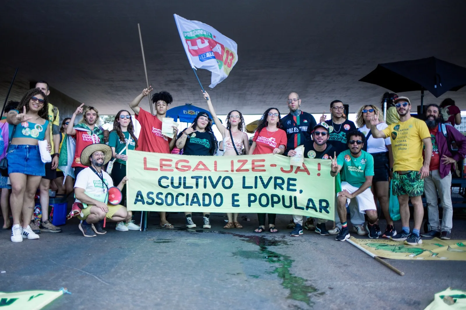 Imagem relacionada à reportagem Marcha da Maconha ocupa o Eixão em defesa da legalização e do acesso à cannabis medicinal