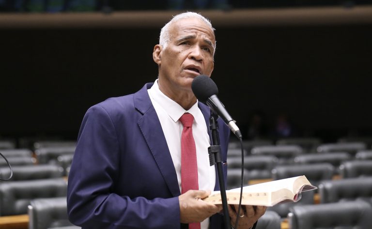Imagem relacionada à reportagem Federação PT-PCdoB-PV elege dez deputados federais na Bahia e leva ainda Senado e governo