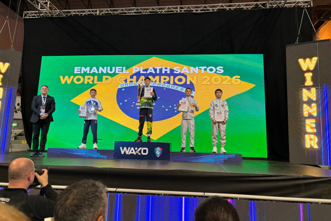 Imagem relacionada à reportagem Atleta patrocinado pela Sanepar conquista ouro inédito no Mundial de Kickboxing