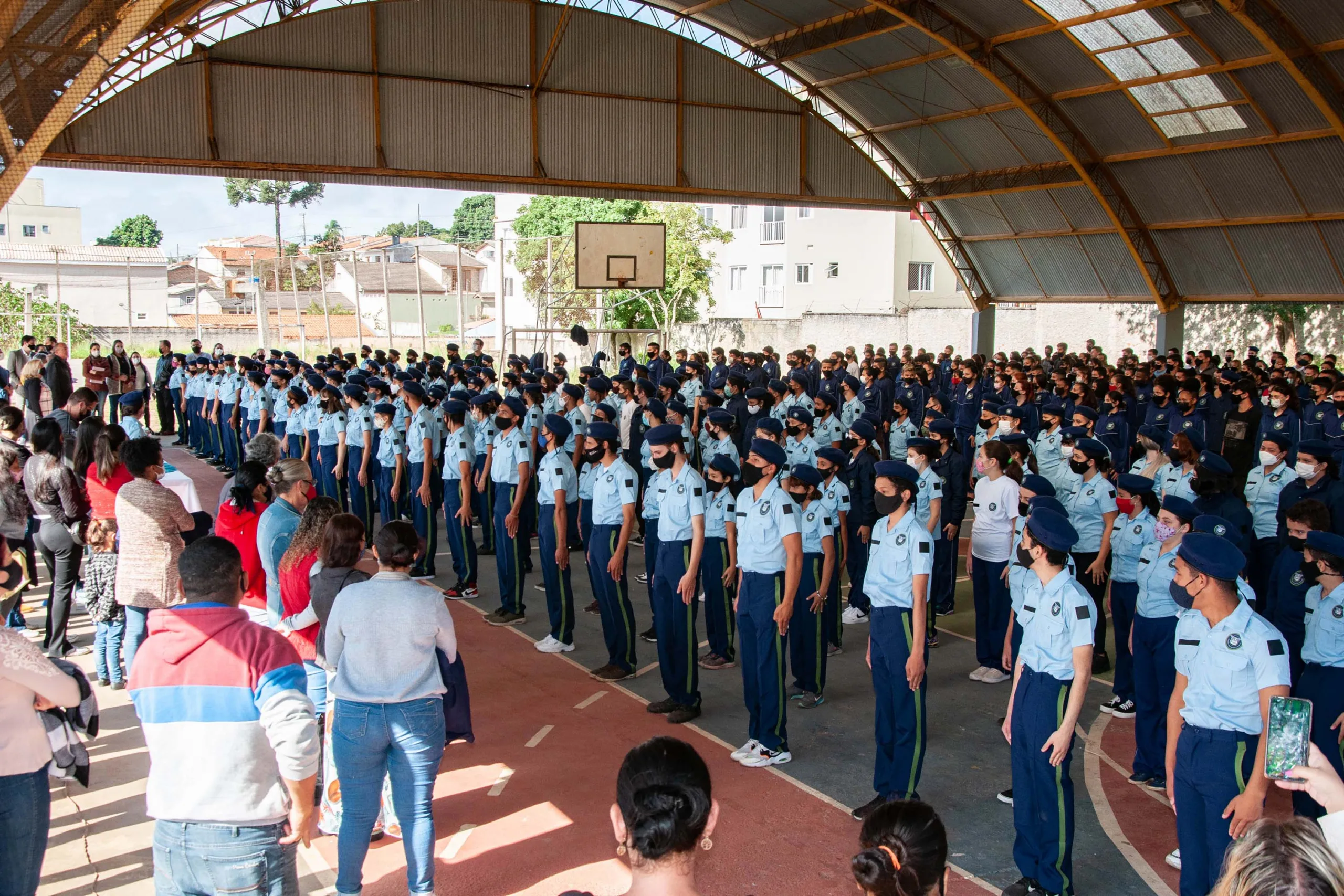 Imagem relacionada à reportagem ‘Confunde disciplina com autoritarismo’: especialista critica proposta de escolas cívico-militares de Caiado