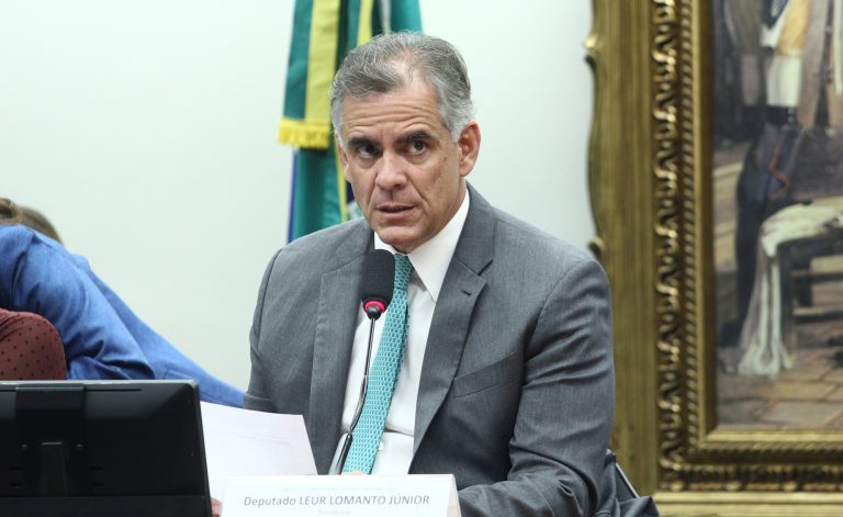 Imagem relacionada à reportagem Projeto regulamenta registro digital de direitos sobre imóveis