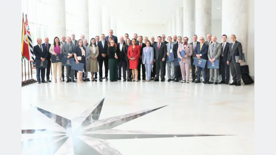 Imagem relacionada à reportagem Governador em exercício recebe presidentes dos TJs de todo o Brasil no Palácio Iguaçu