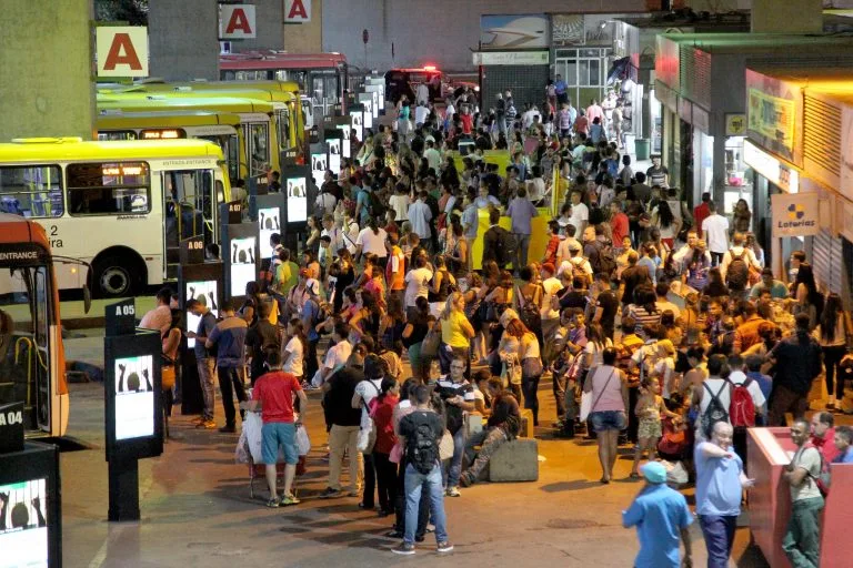 Entenda os principais pontos sobre rodoviários do DF aprovam greve por reajuste salarial e acordo coletivo