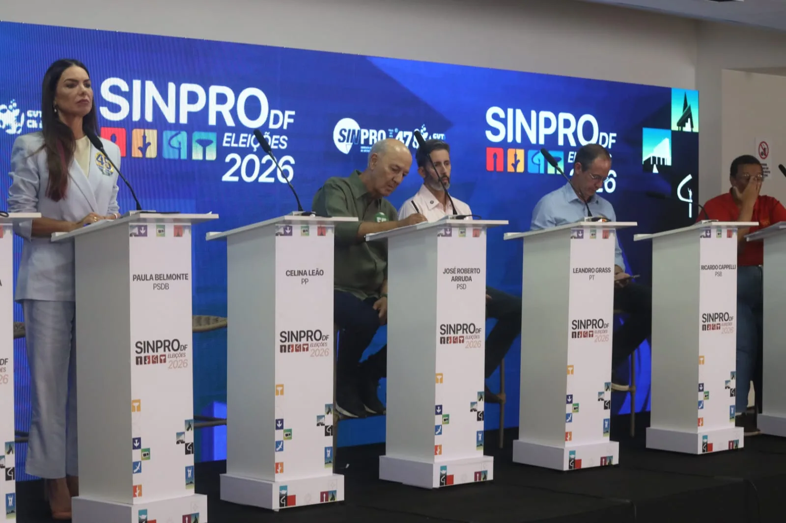 Imagem relacionada à reportagem Educação pauta debate entre candidatos ao governo do DF promovido pelo Sinpro