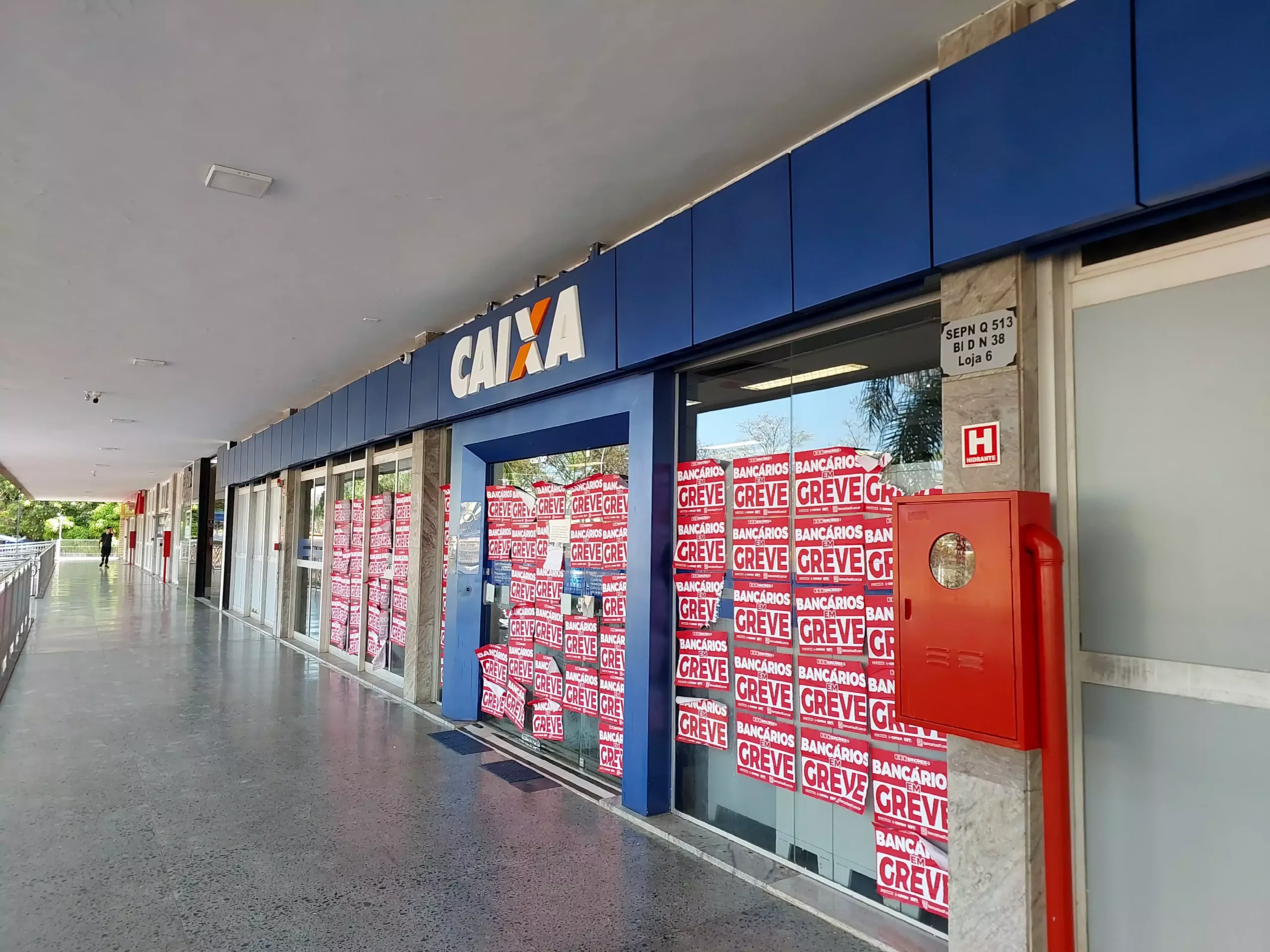 Imagem relacionada à reportagem No DF, bancários da Caixa rejeitam proposta e greve continua por prazo indeterminado